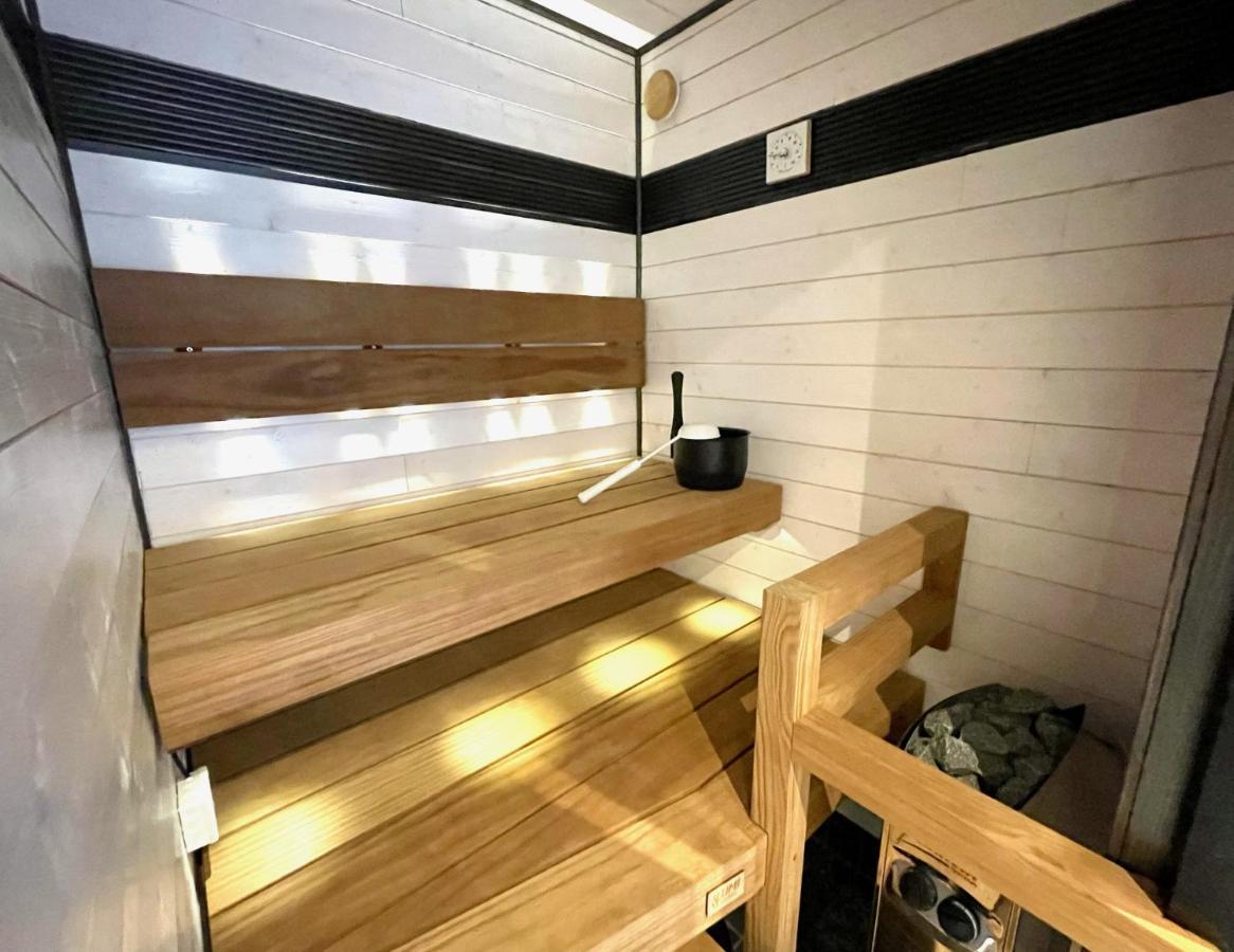Cozy Renovated House With A Lot Of Parking Space. Haparanda  Luaran gambar